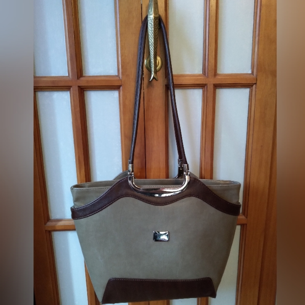 Leather Purse By LEAF, Made In Italy, Very Well Made, Tan And Brown Shoulder Bag